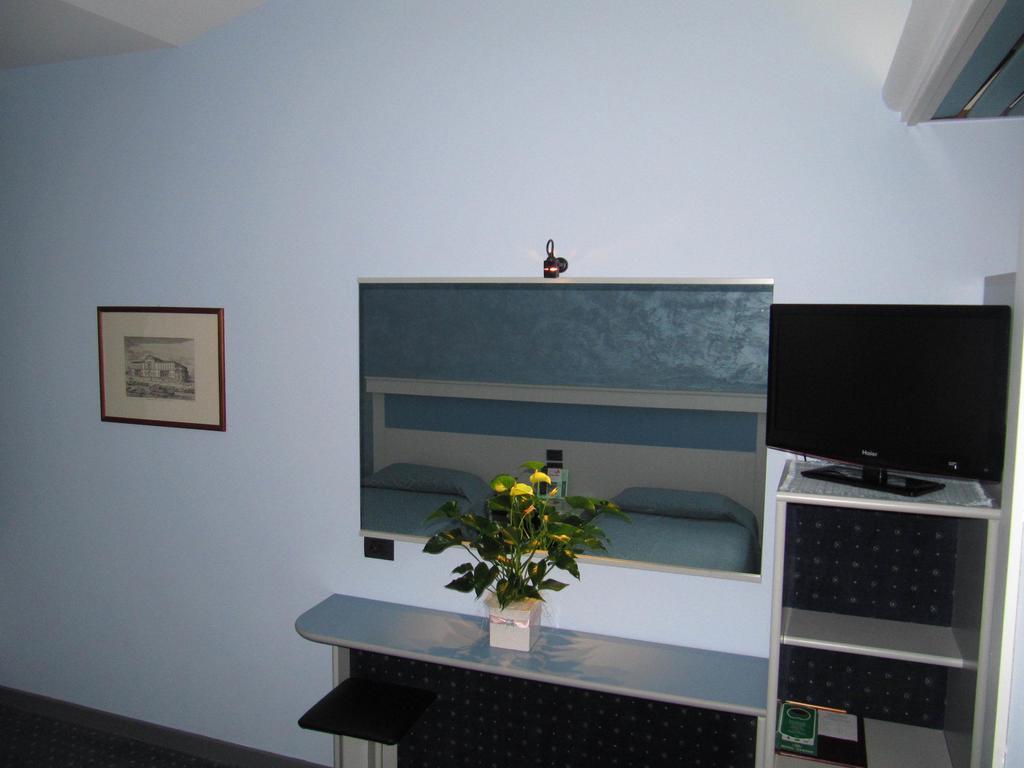 Hotel Garden Noale Quarto foto